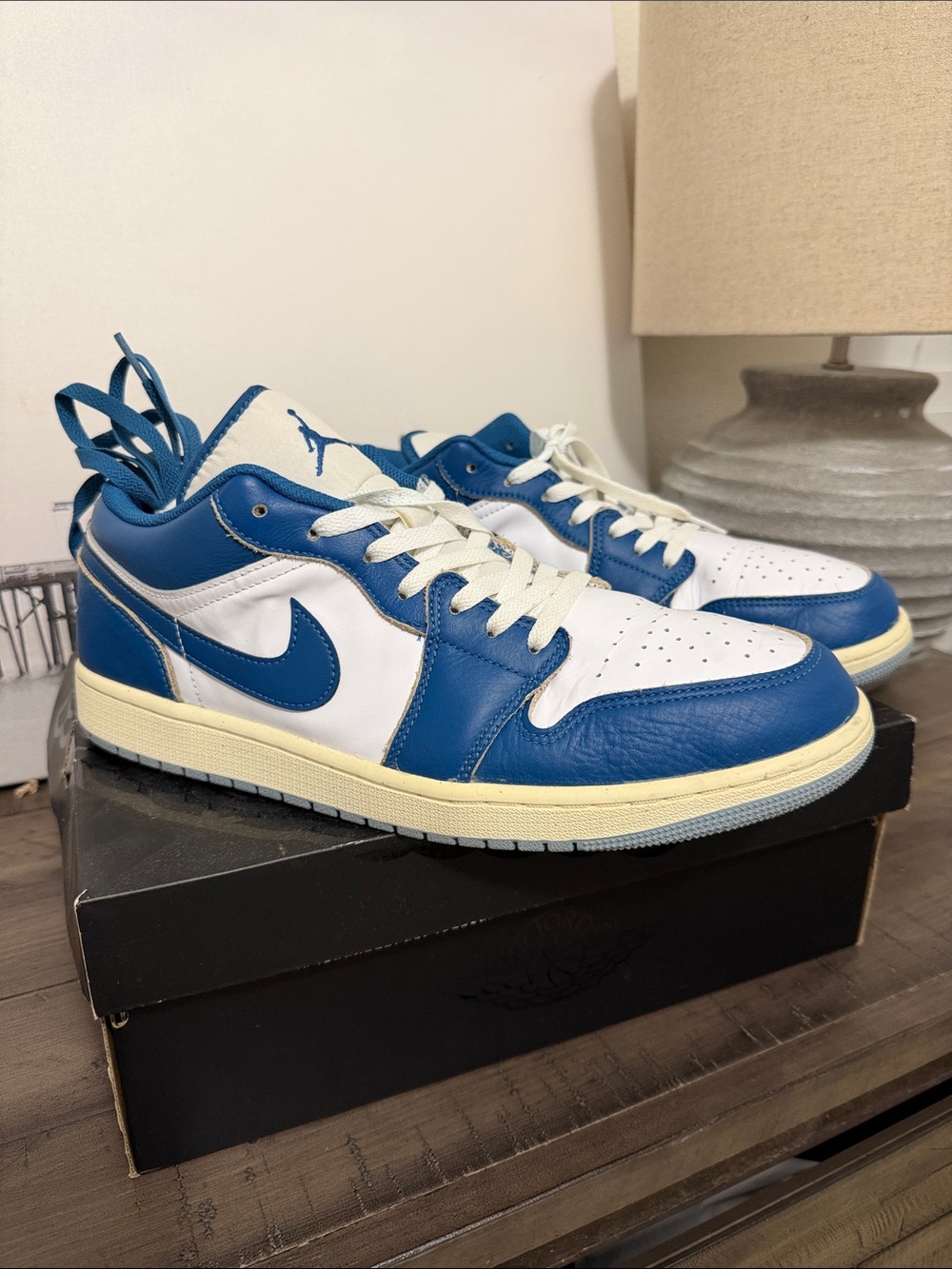 JORDAN 1 LOW SE INDUSTRIAL BLUE